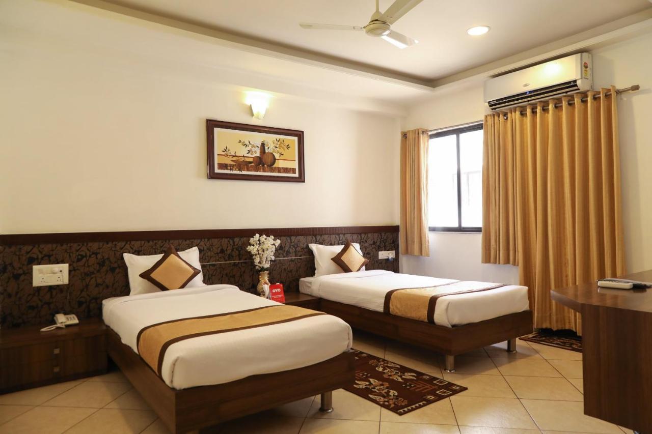 Oyo 10943 Hotel Plus Corporate Khapa  Exterior foto