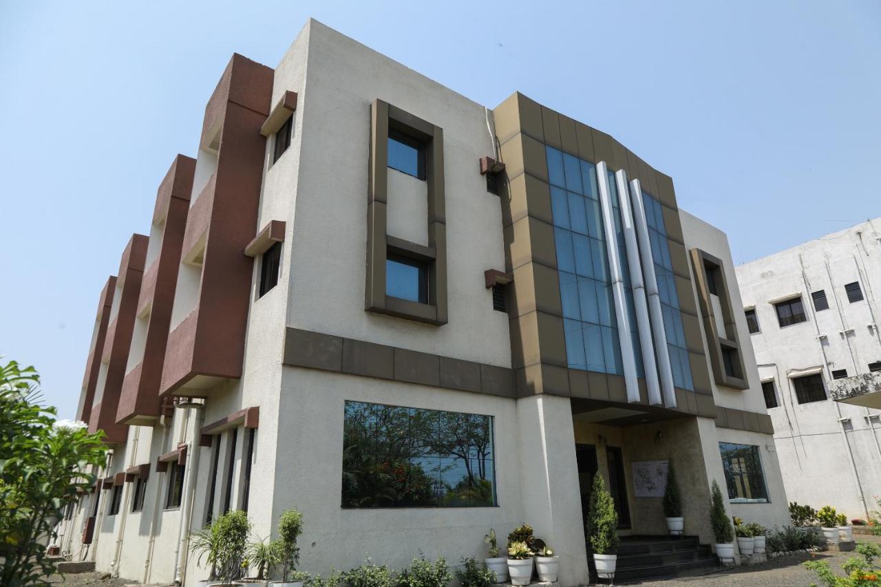 Oyo 10943 Hotel Plus Corporate Khapa  Exterior foto