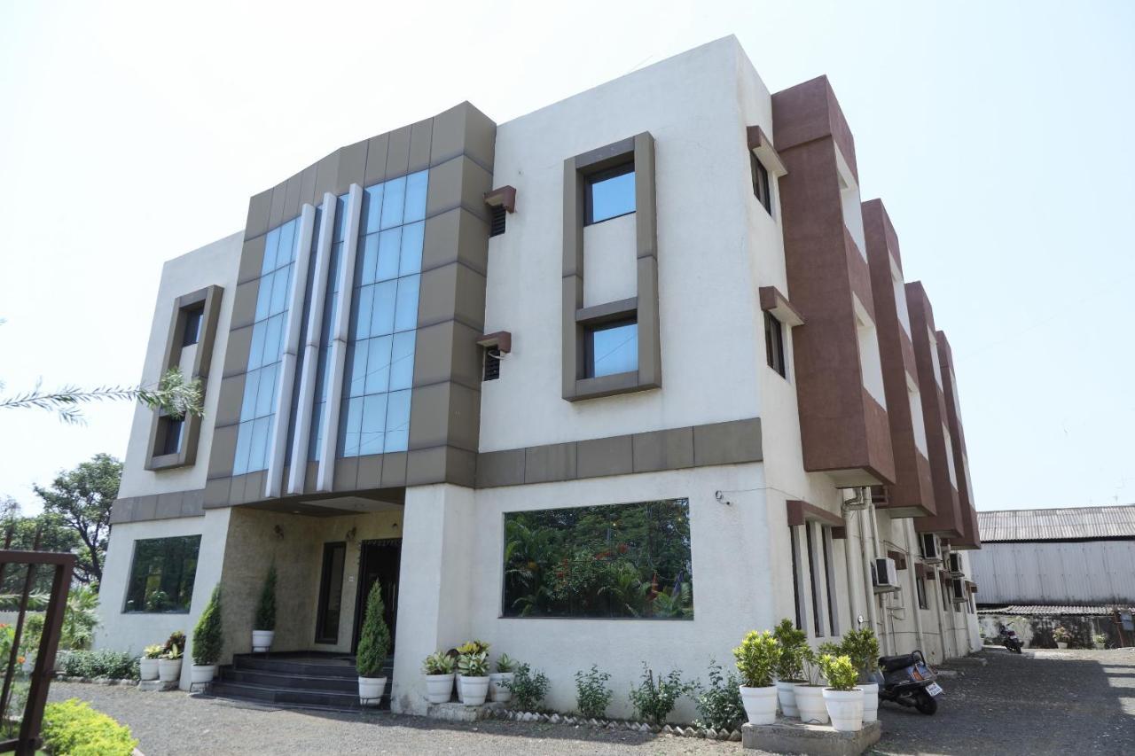 Oyo 10943 Hotel Plus Corporate Khapa  Exterior foto